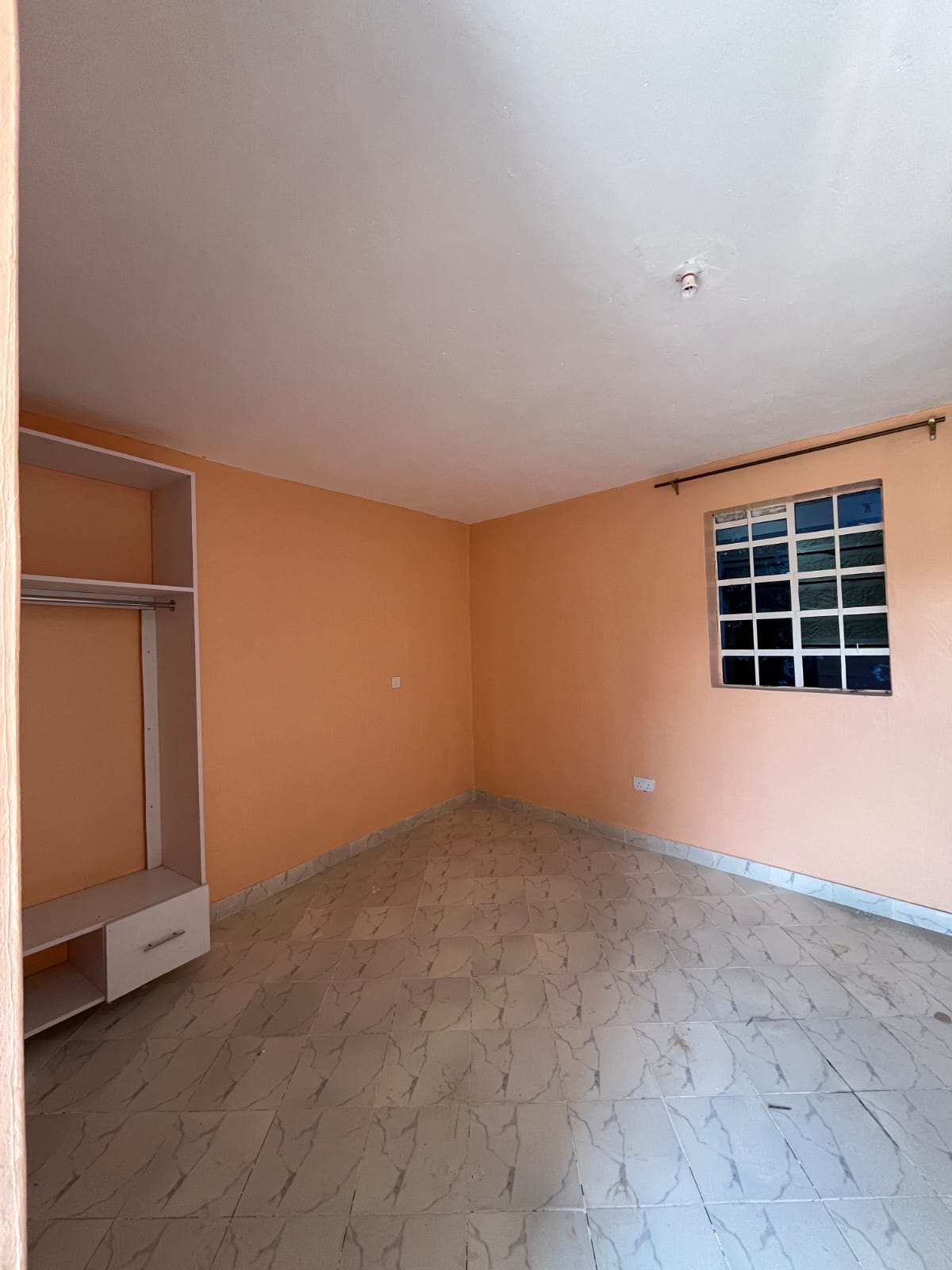 Tesco Palace – Bedsitter Apartment for Rent in Kenyatta Road (Near Gentleman's Barber and Spa)