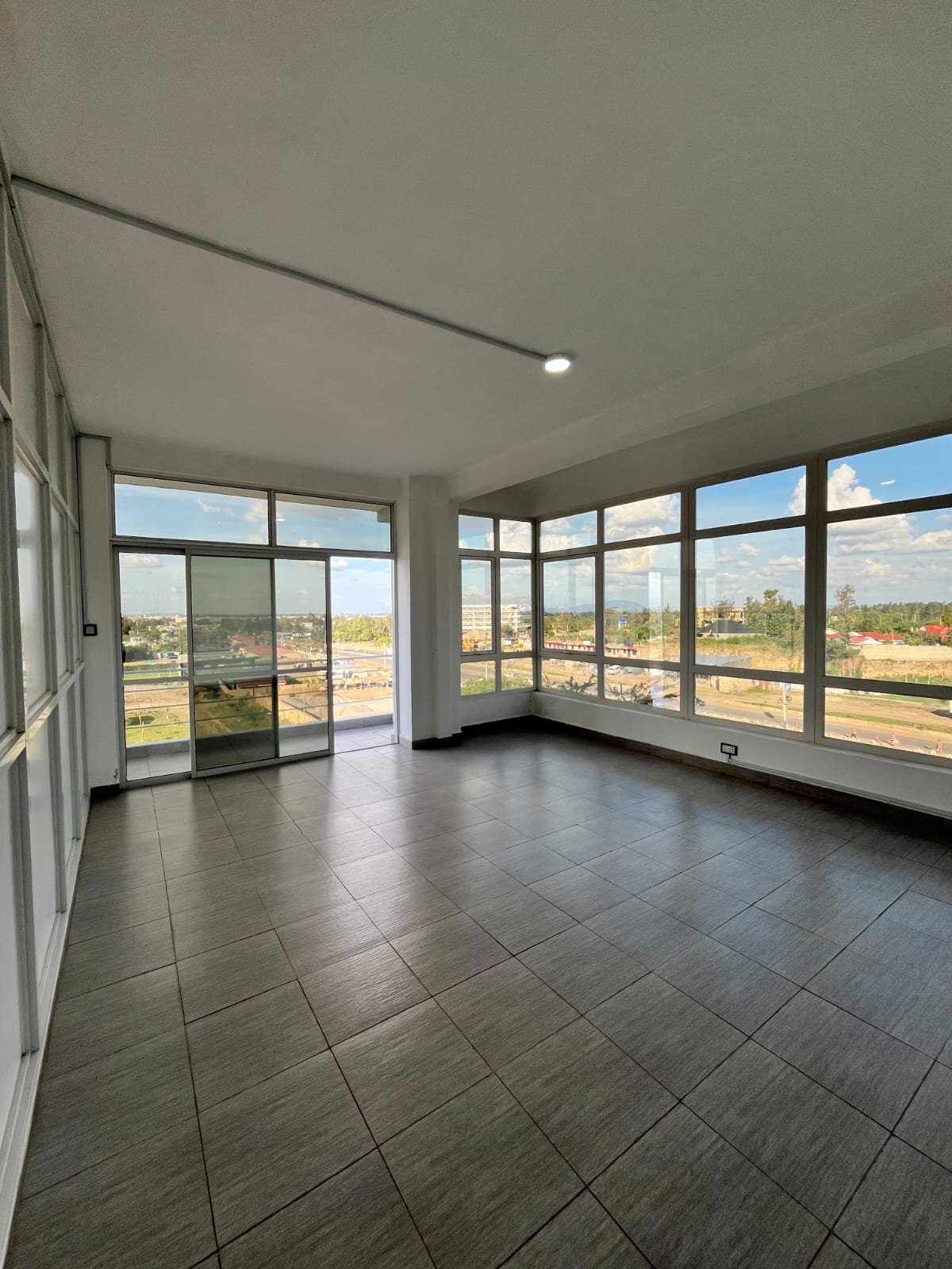 Greyville Hub – Commercial Space for Rent (Near Rubis Ruai Service Station)