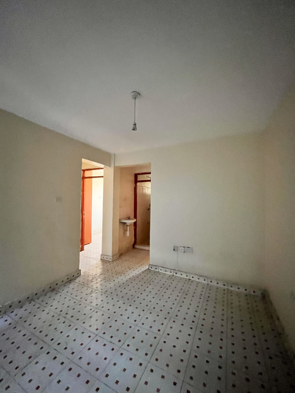 Sunnyside Plaza – 2 Bedroom Apartment for Rent in Utawala (Near Lunimart)